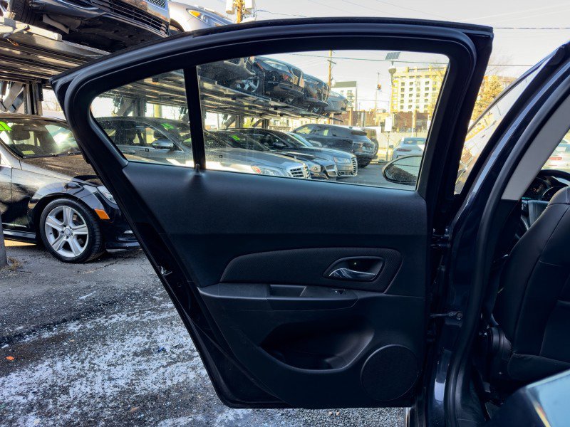 Used 2014 Chevrolet Cruze LT w/ RS Package image 12