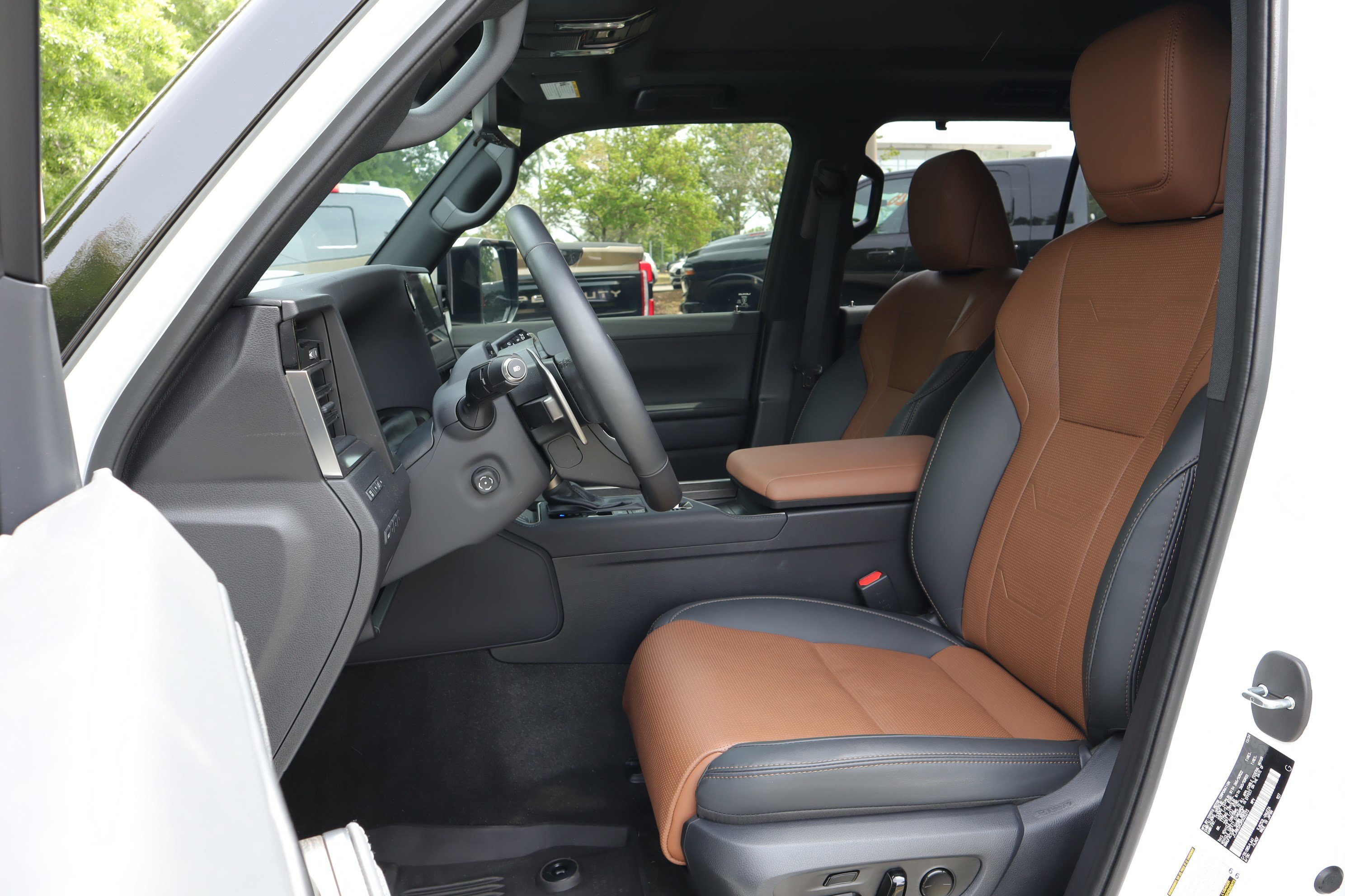 Used 2024 Lexus GX 550 w/ Accessory Package (Z1) AWD/4WD image 10