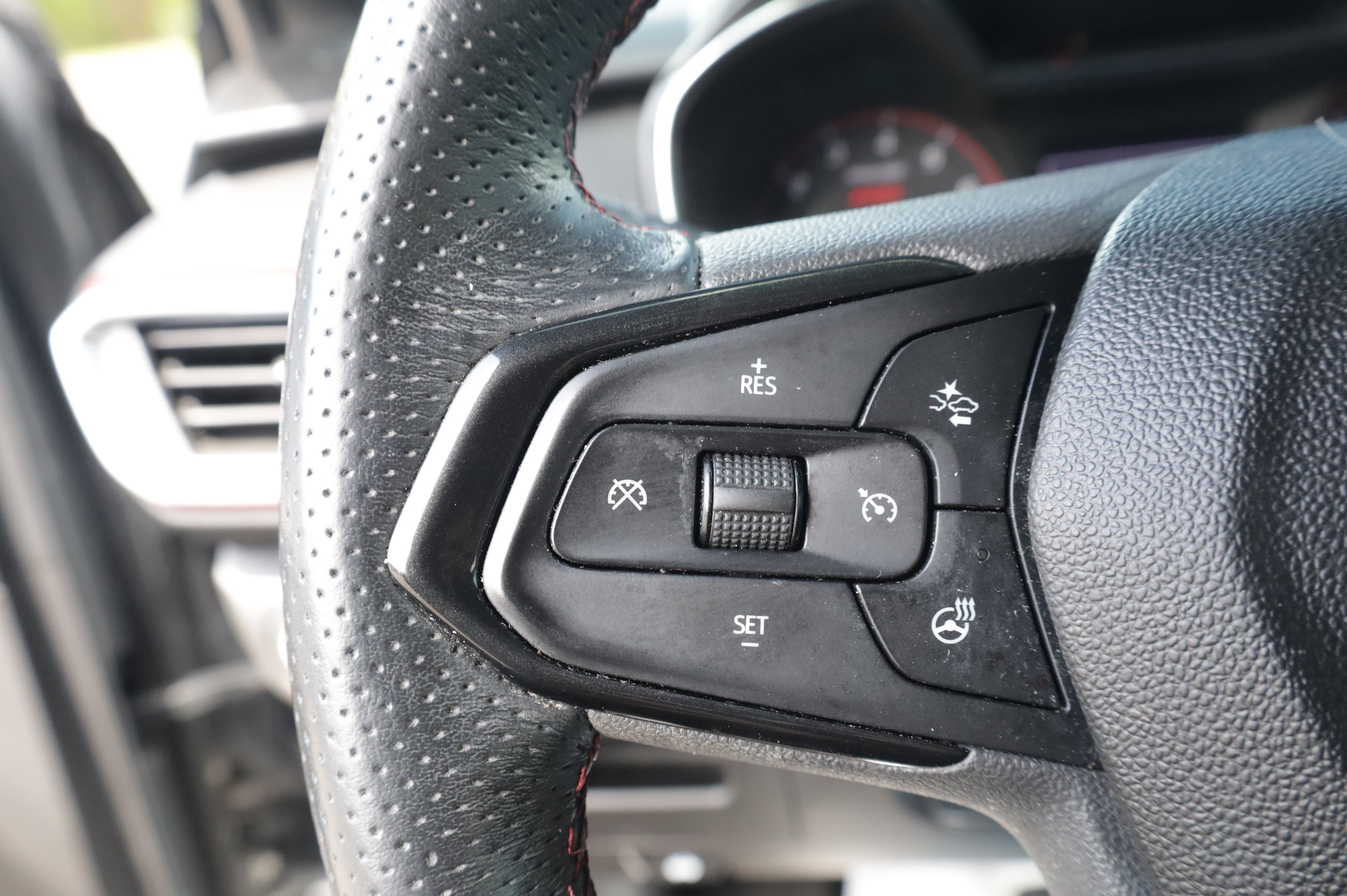 Used 2023 Chevrolet TrailBlazer RS w/ Convenience Package FWD image 23