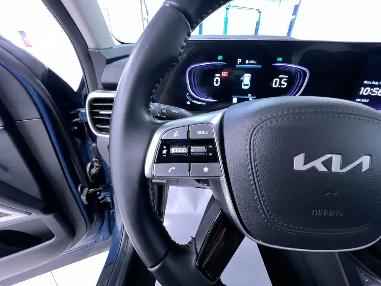 Used 2025 Kia Telluride S AWD/4WD image 20