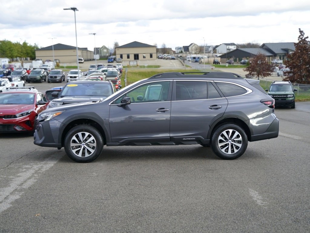 Used 2025 Subaru Outback Premium w/ Popular Package #1A image 8