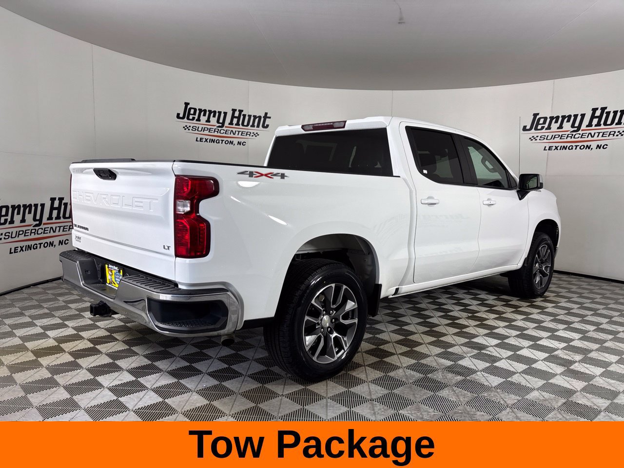 Used 2023 Chevrolet Silverado 1500 LT AWD/4WD image 6