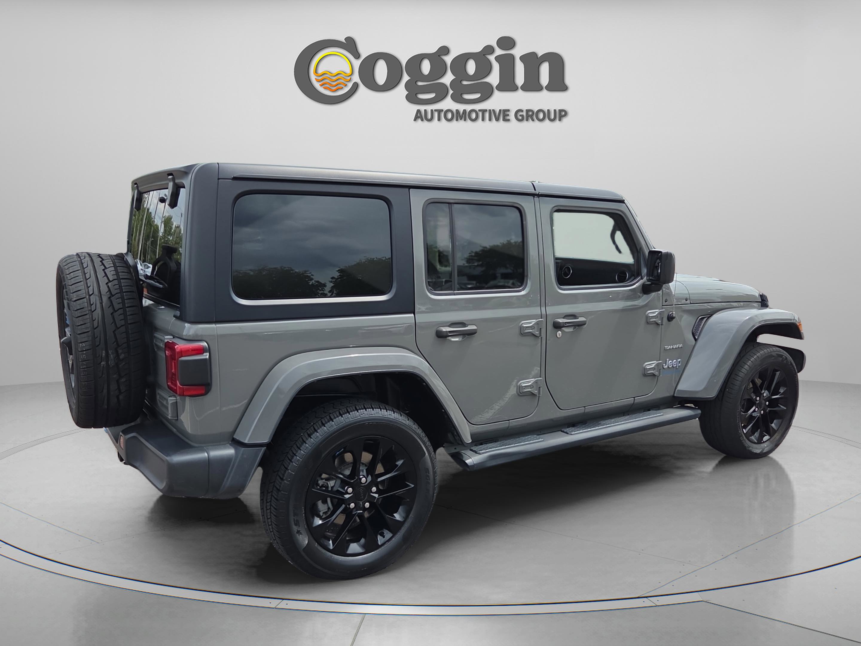 Used 2023 Jeep Wrangler Unlimited Sahara AWD/4WD image 5