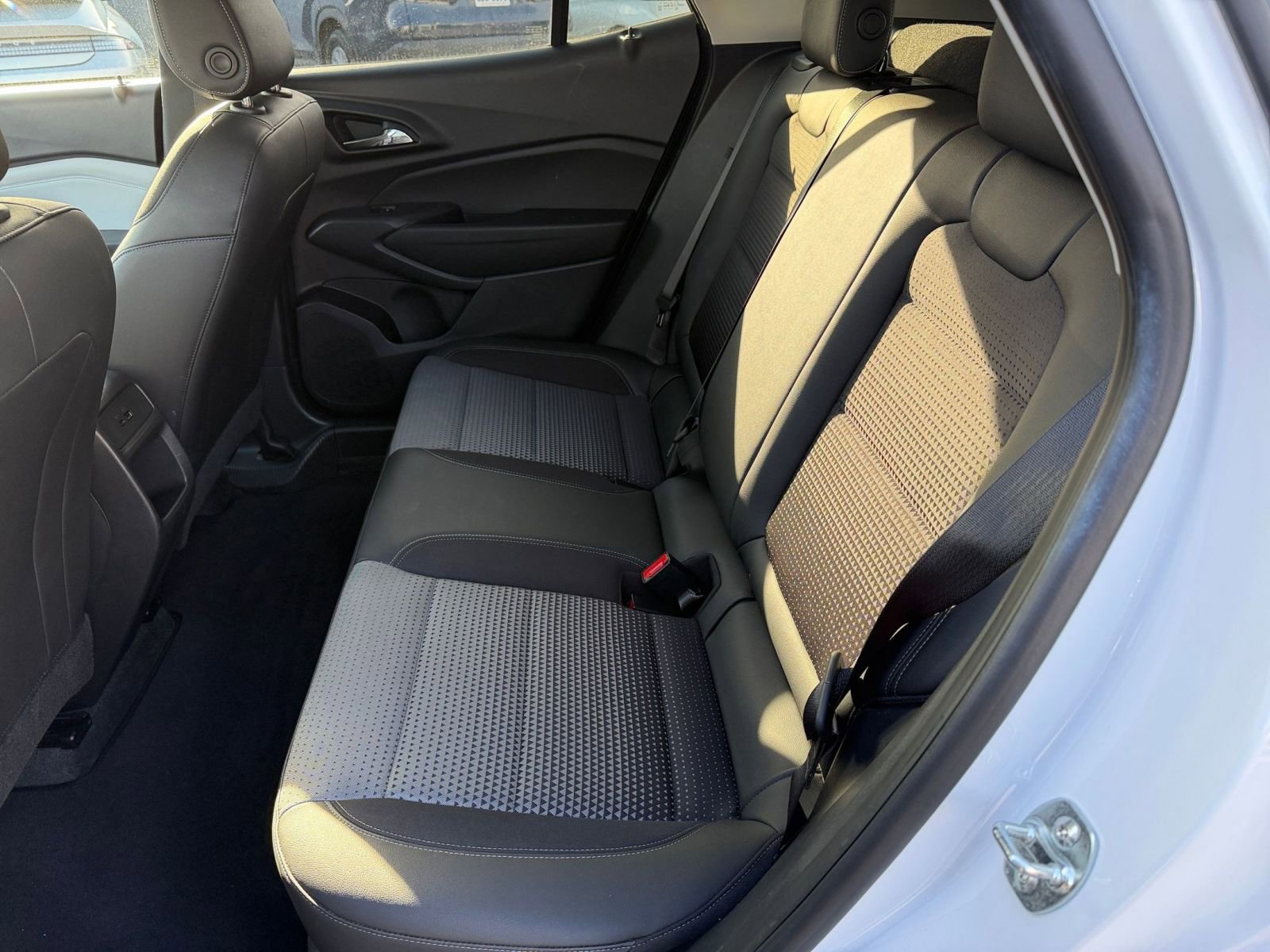 Used 2025 Chevrolet Trax LT image 23