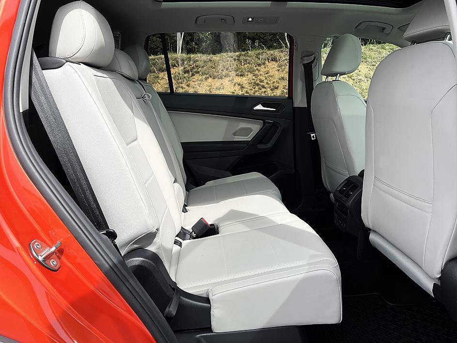 Used 2019 Volkswagen Tiguan SEL AWD/4WD image 20