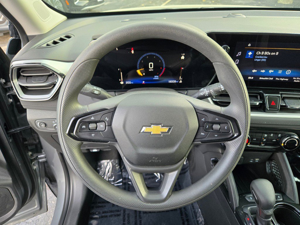 Used 2025 Chevrolet TrailBlazer LT image 30