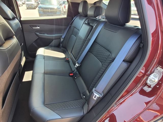 New 2026 Nissan Leaf Platinum+ w/ Cargo Package (Platinum+) FWD image 6