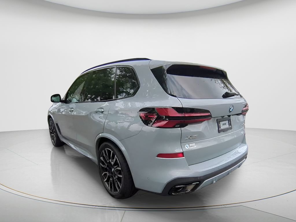 New 2026 BMW X5 xDrive50e image 3