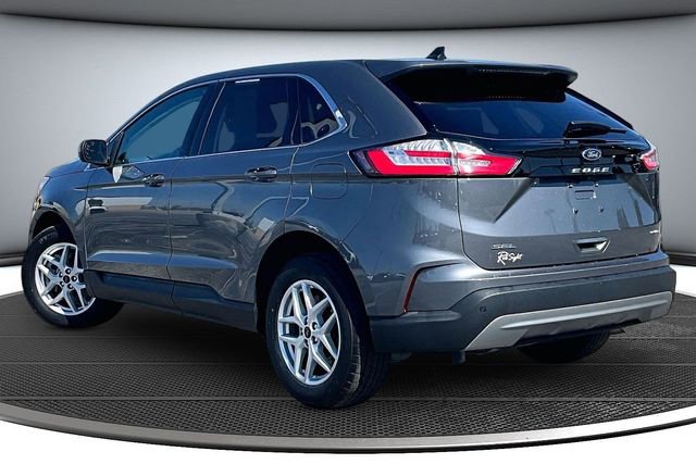 Used 2023 Ford Edge SEL image 4