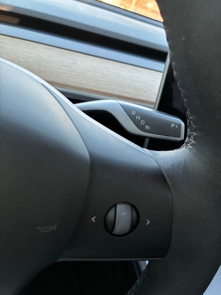 Used 2021 Tesla Model Y Long Range image 27