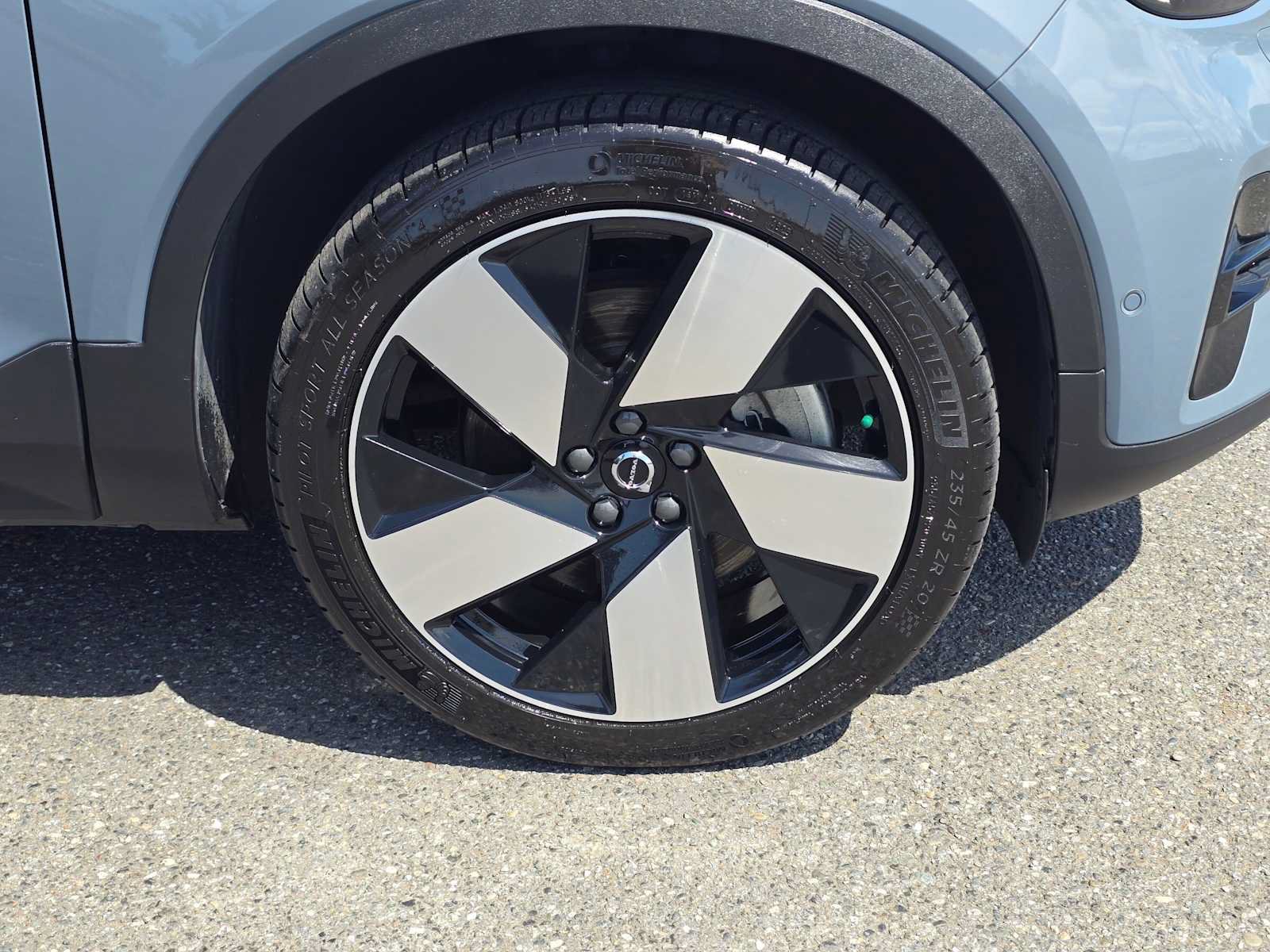 Used 2023 Volvo C40 P8 Recharge Ultimate AWD/4WD image 9