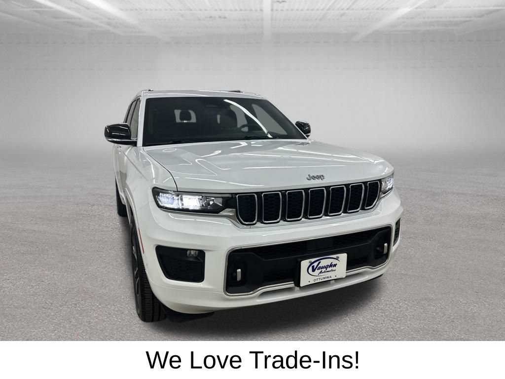 Used 2023 Jeep Grand Cherokee L Overland w/ Luxury Tech Group IV AWD/4WD image 3