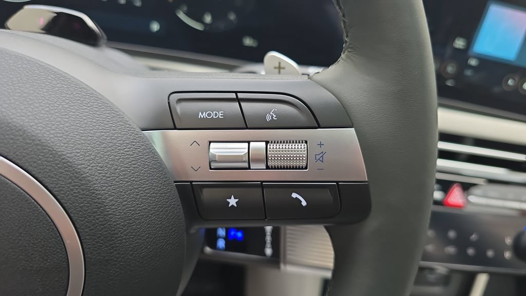 New 2026 Hyundai Tucson Limited FWD image 19