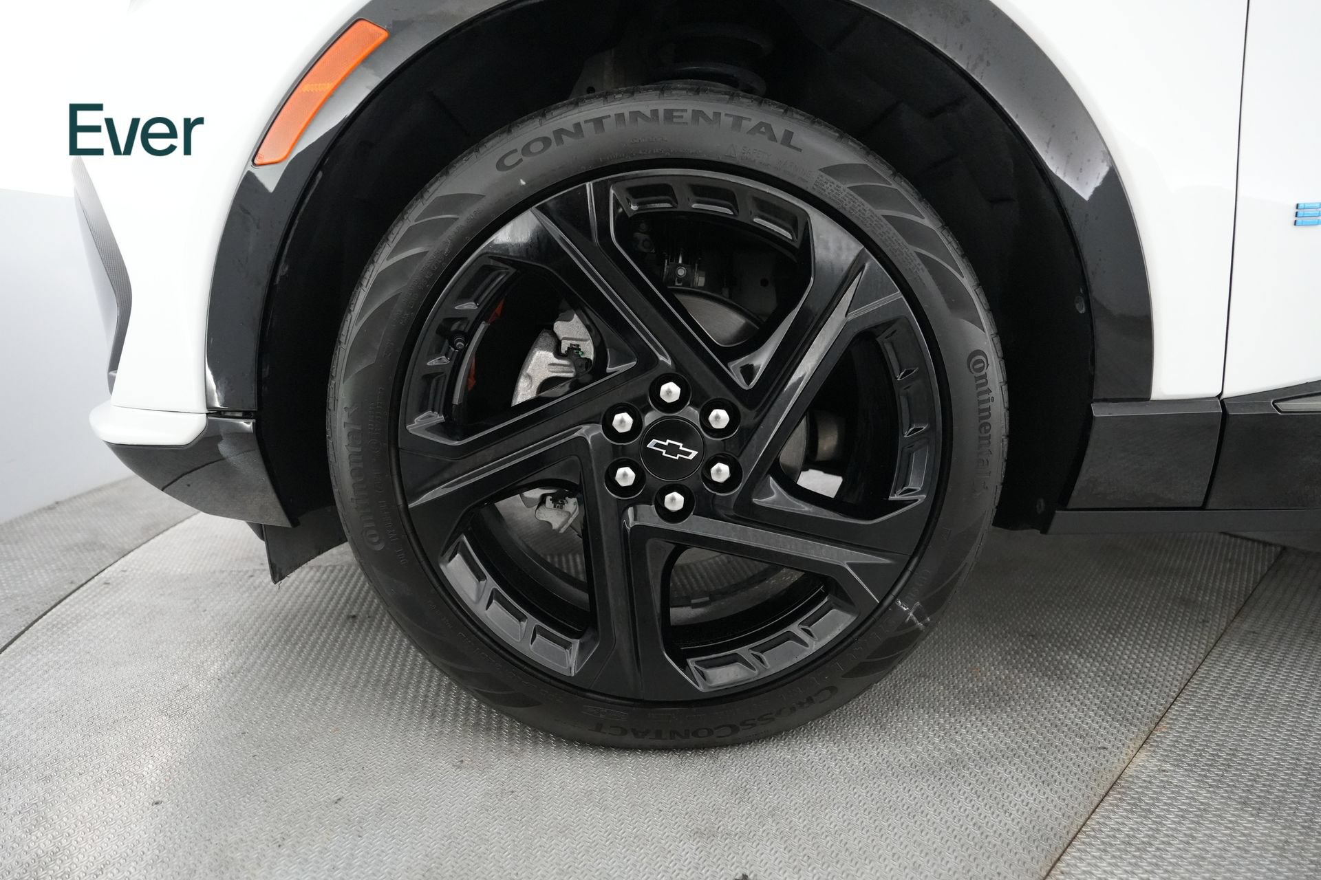 Used 2024 Chevrolet Equinox EV RS FWD image 19