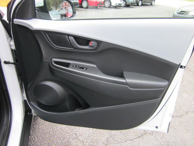 Used 2018 Hyundai Kona SEL image 31