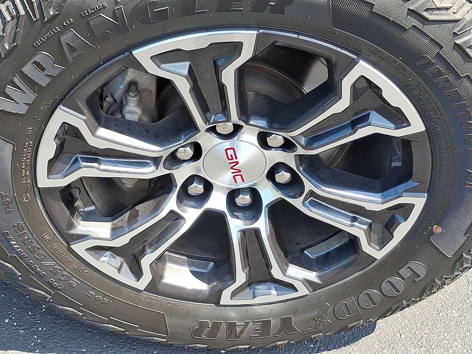 Used 2023 GMC Canyon AT4 w/ AT4 Premium Package AWD/4WD image 27