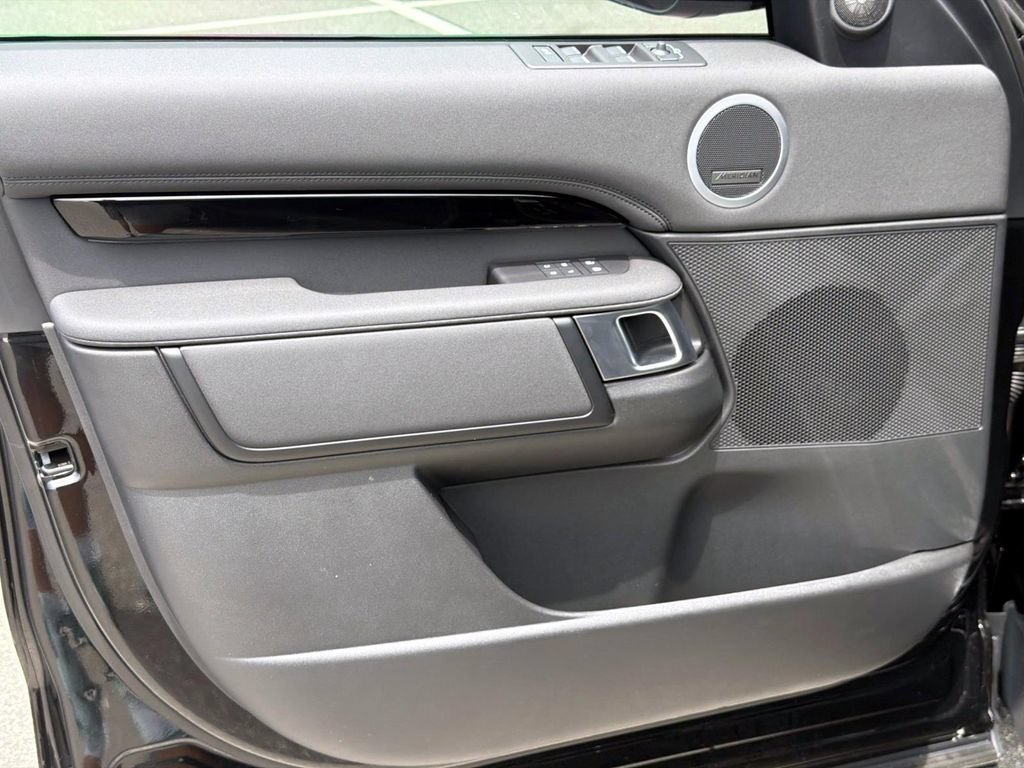 New 2026 Land Rover Discovery S AWD/4WD image 16