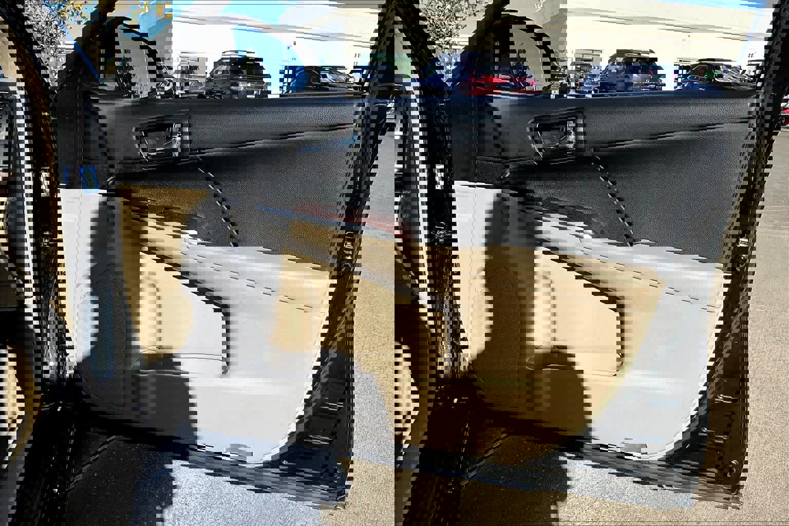 Used 2013 Toyota Camry L image 20