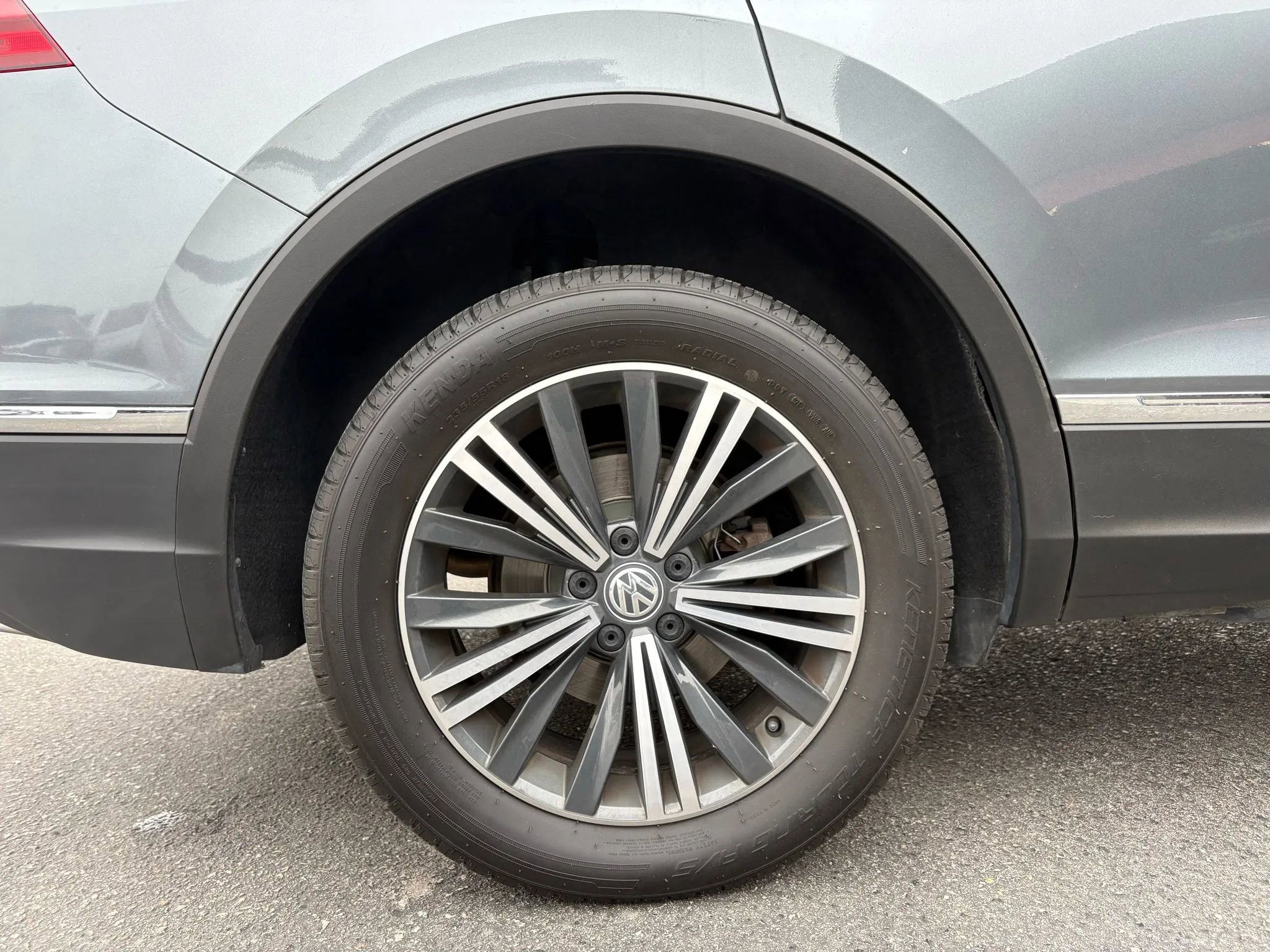 Used 2019 Volkswagen Tiguan SEL image 29