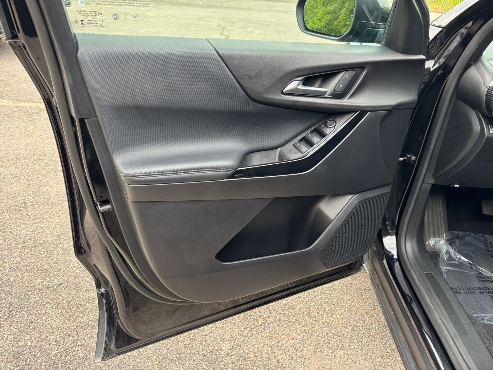 Used 2025 Chevrolet Equinox LT FWD image 18