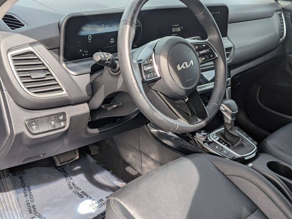 Used 2025 Kia Seltos EX AWD/4WD image 16