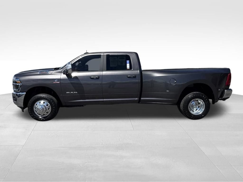 Used 2025 RAM 3500 Laramie w/ Max Tow Package AWD/4WD image 2