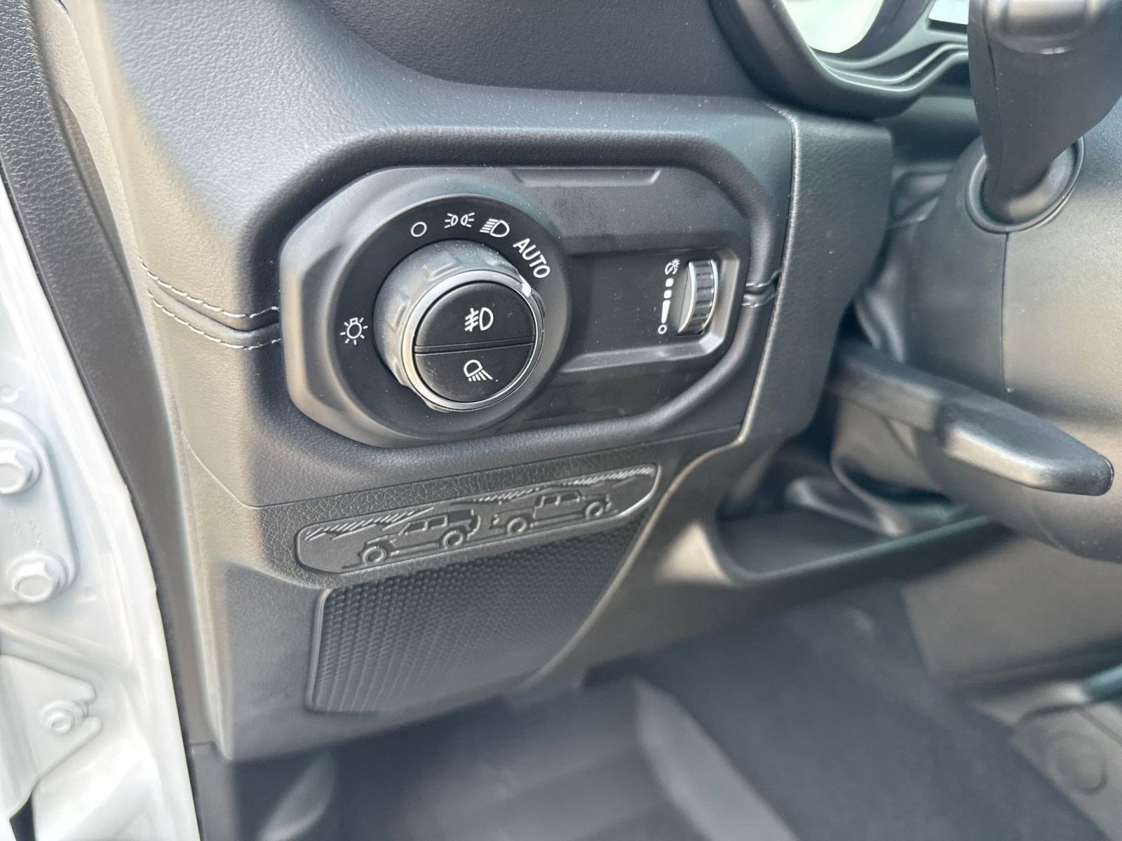 New 2025 Jeep Gladiator Sport image 18
