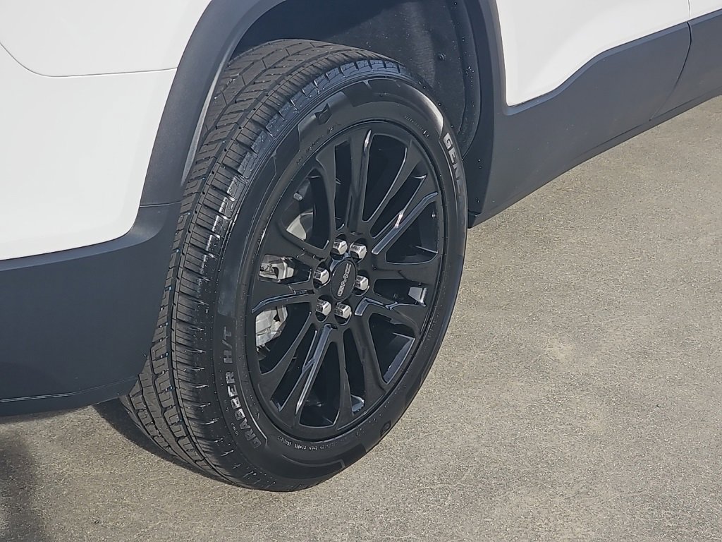 Certified 2022 GMC Acadia SLT w/ Elevation Edition image 9