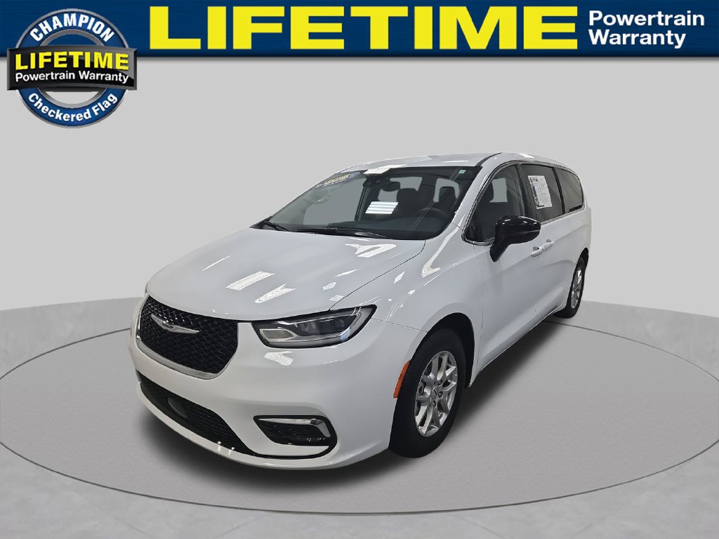 Used 2024 Chrysler Pacifica Touring-L