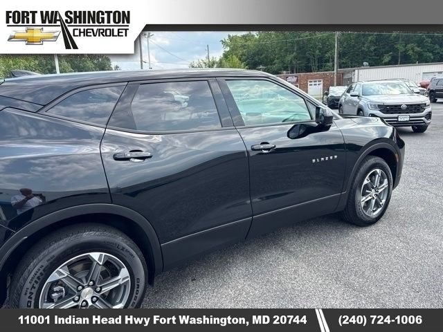Used 2025 Chevrolet Blazer LT AWD/4WD image 5