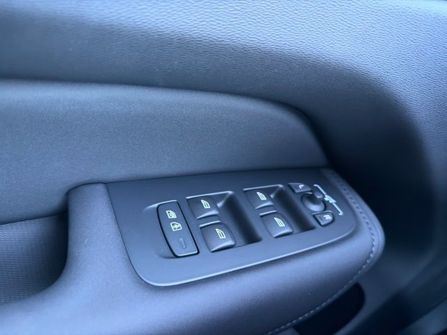 New 2027 Volvo XC60 B5 Plus AWD/4WD image 25