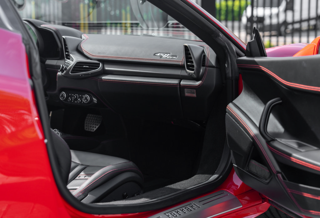 Used 2013 Ferrari 458 Spider RWD image 40