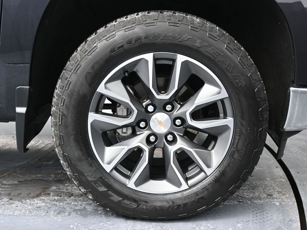 Used 2024 Chevrolet Silverado 1500 LT image 14