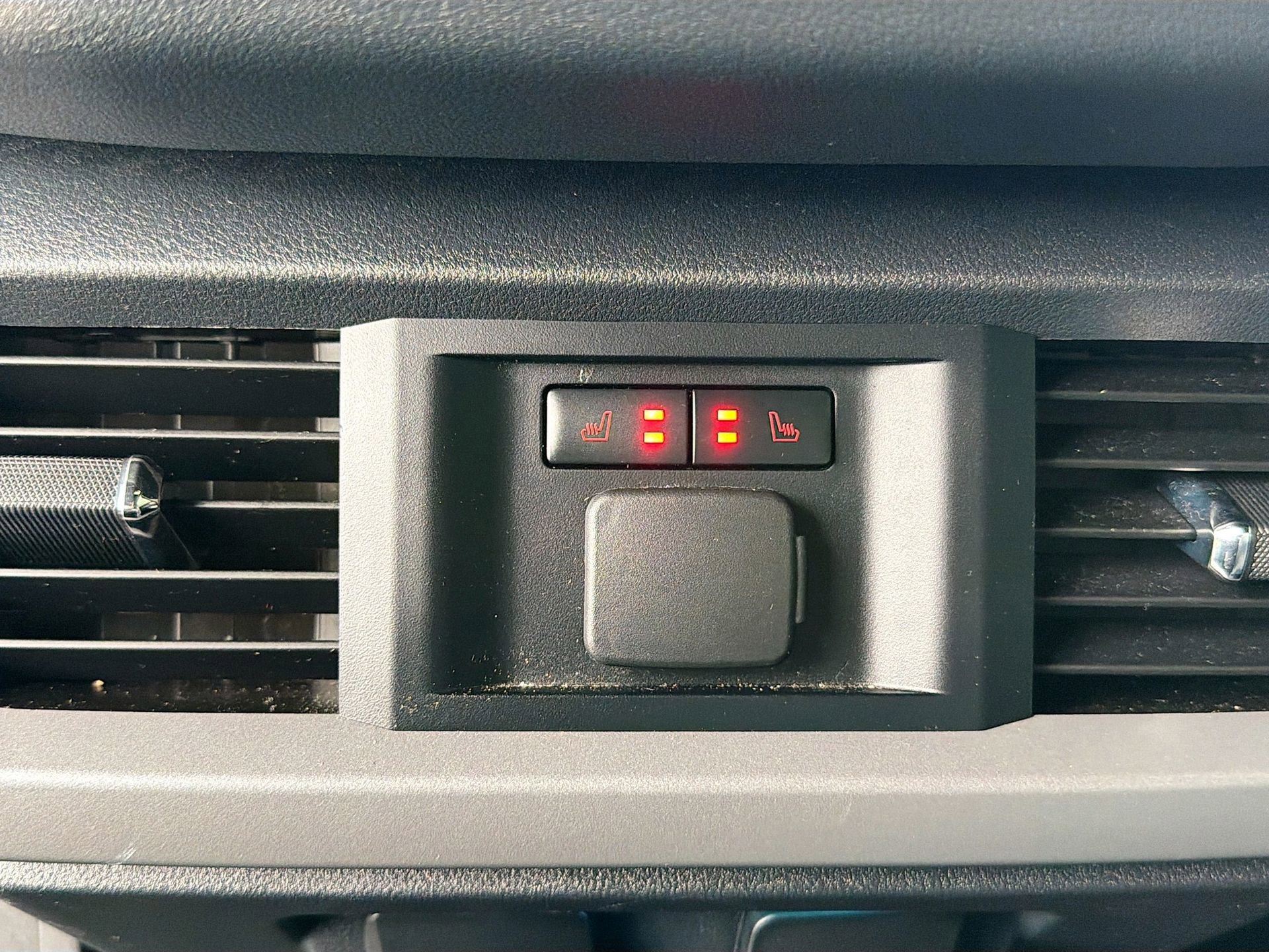 Used 2024 Ford F150 Lariat w/ Equipment Group 502A High image 31