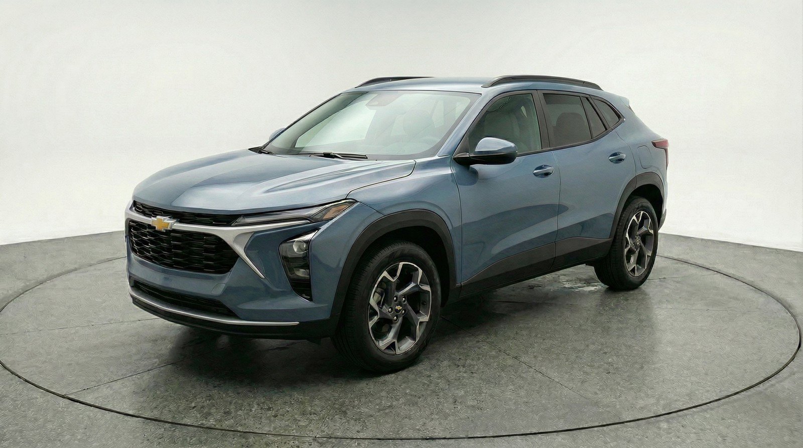 Used 2025 Chevrolet Trax LT w/ LT Convenience Package FWD image 3