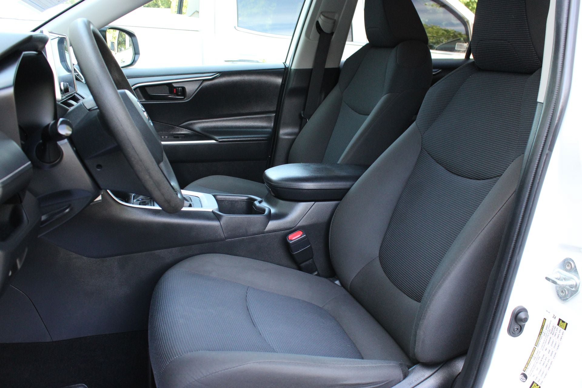 Used 2023 Toyota RAV4 LE FWD image 12