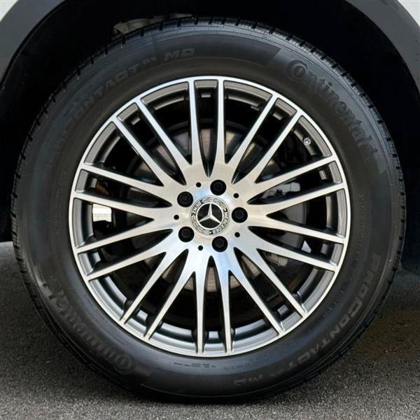Used 2023 Mercedes-Benz GLC 300 image 29