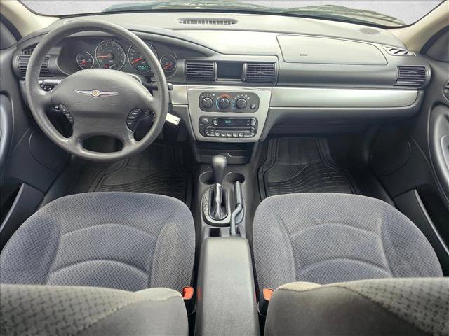 Used 2005 Chrysler Sebring Touring FWD image 17