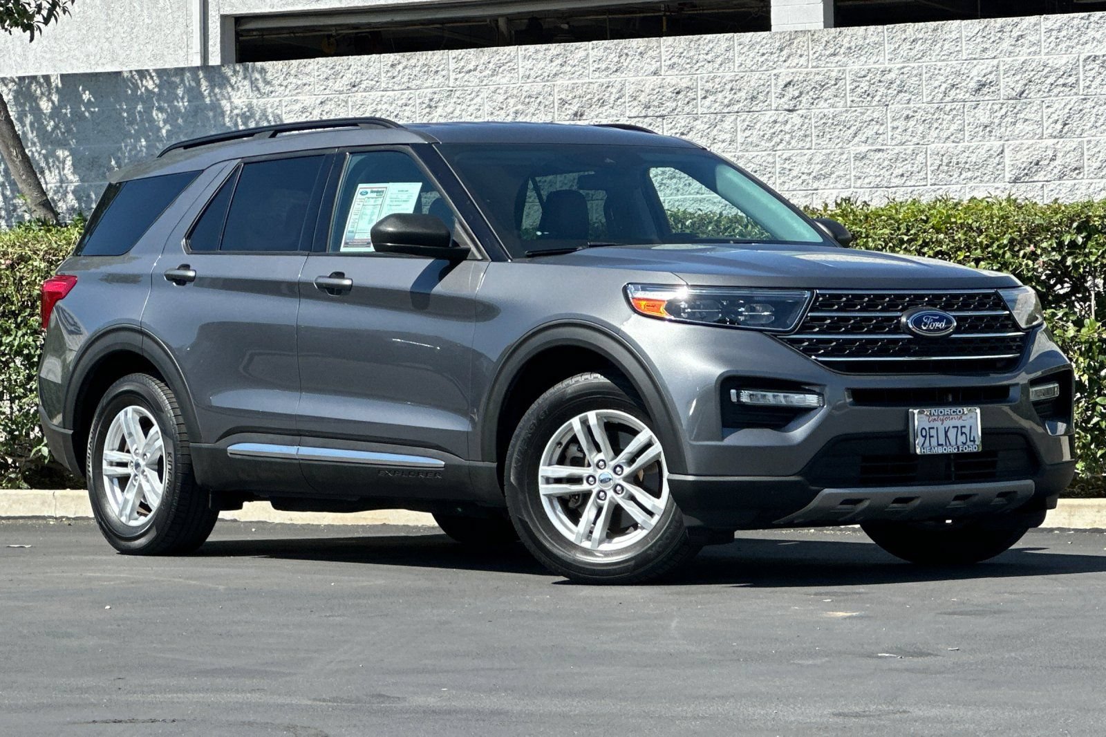 Used 2022 Ford Explorer XLT w/ Equipment Group 202A RWD image 2
