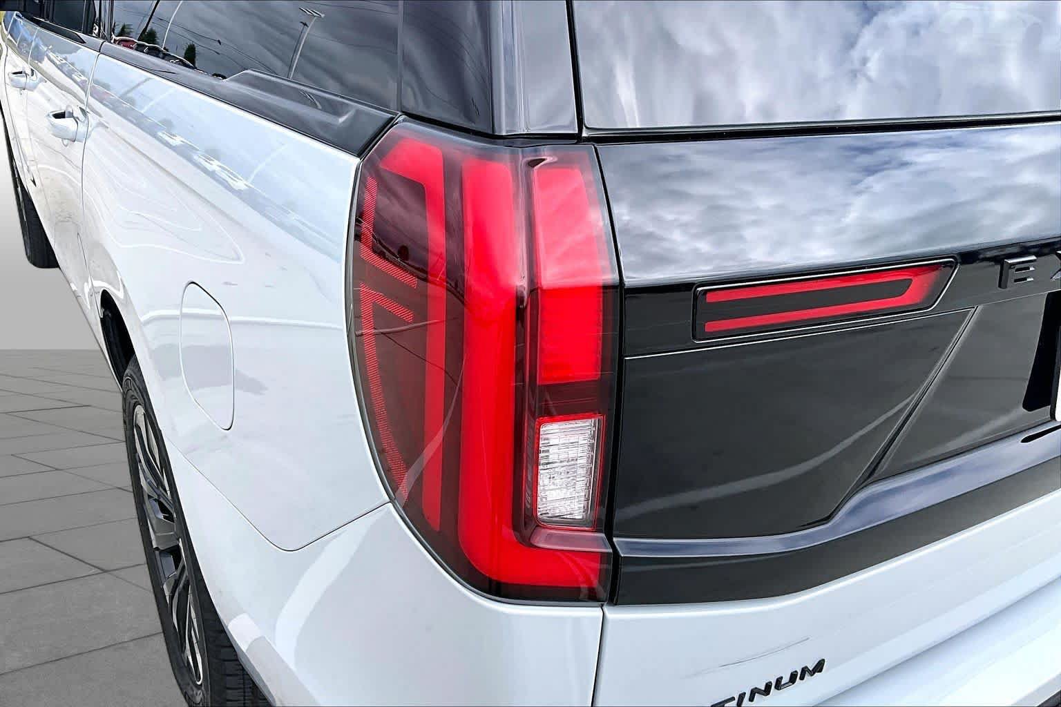 Used 2025 Ford Expedition Max Platinum w/ Stealth Appearance Package AWD/4WD image 24