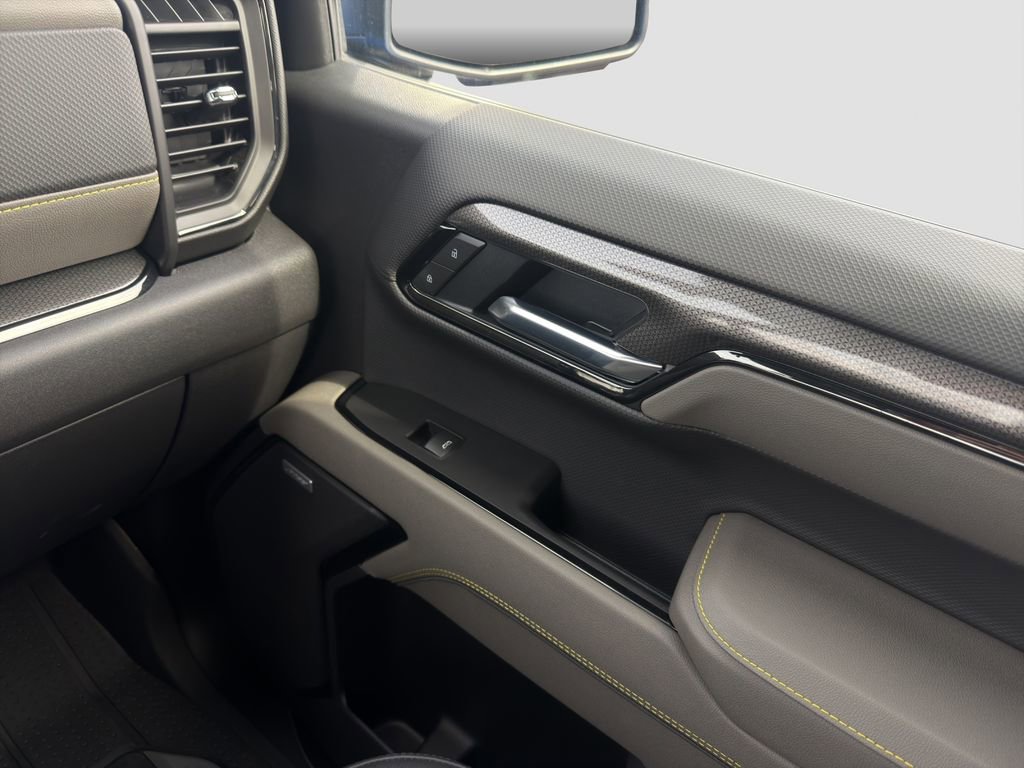 Used 2025 Chevrolet Silverado 1500 ZR2 w/ Technology Package image 25