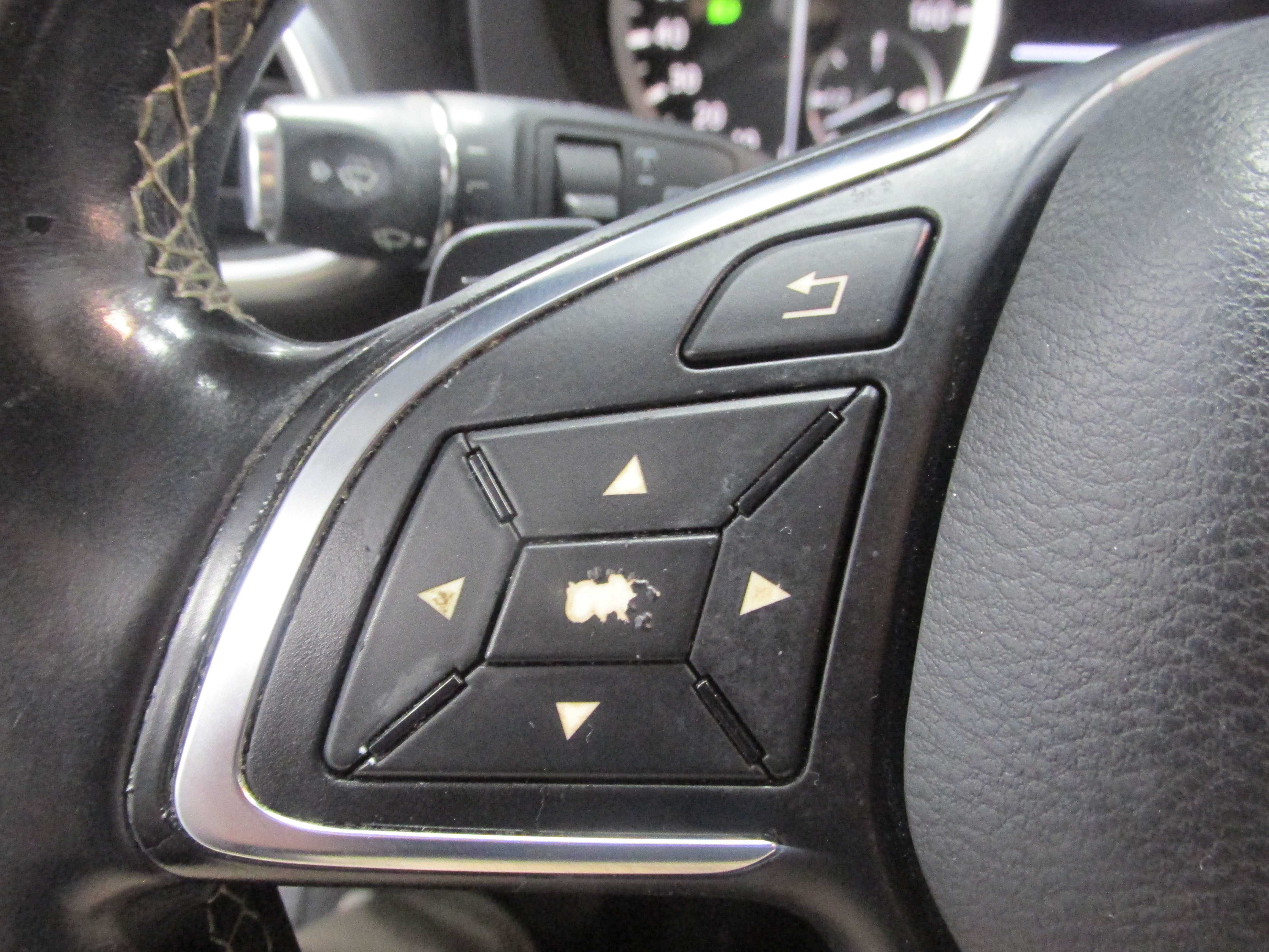 Used 2017 INFINITI QX30 AWD image 30