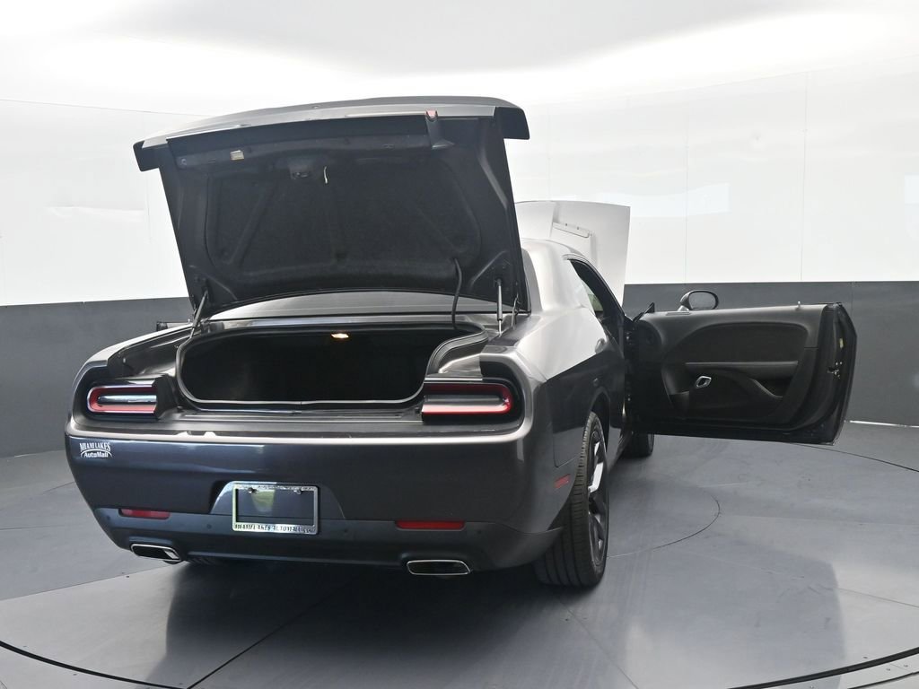 Used 2022 Dodge Challenger SXT w/ Driver Convenience Group RWD image 64