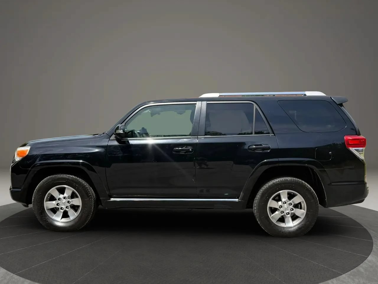 Used 2011 Toyota 4Runner SR5 RWD image 7