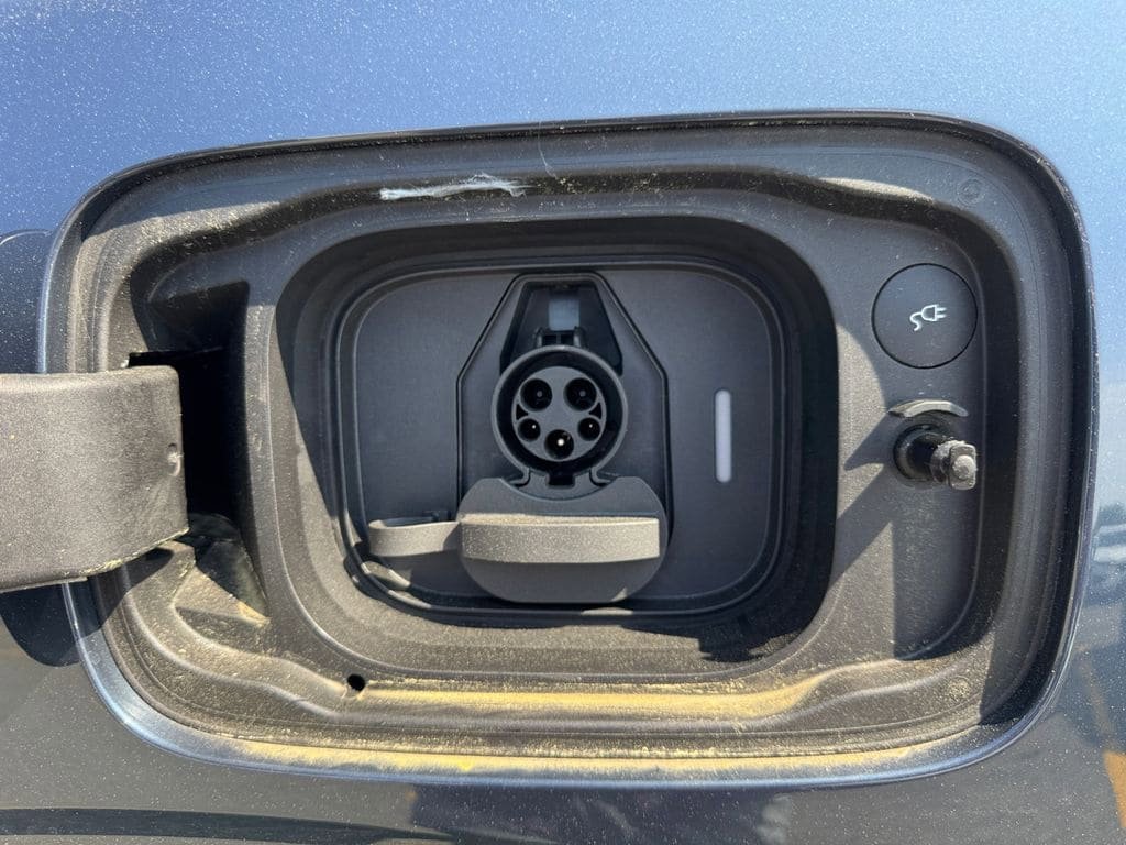 New 2026 Volvo EX90 Plus AWD/4WD image 9