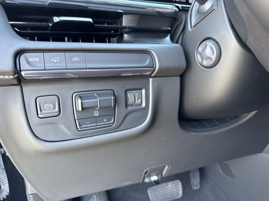 Certified 2024 Cadillac Escalade ESV Sport Platinum w/ LPO, ONYX Package image 32