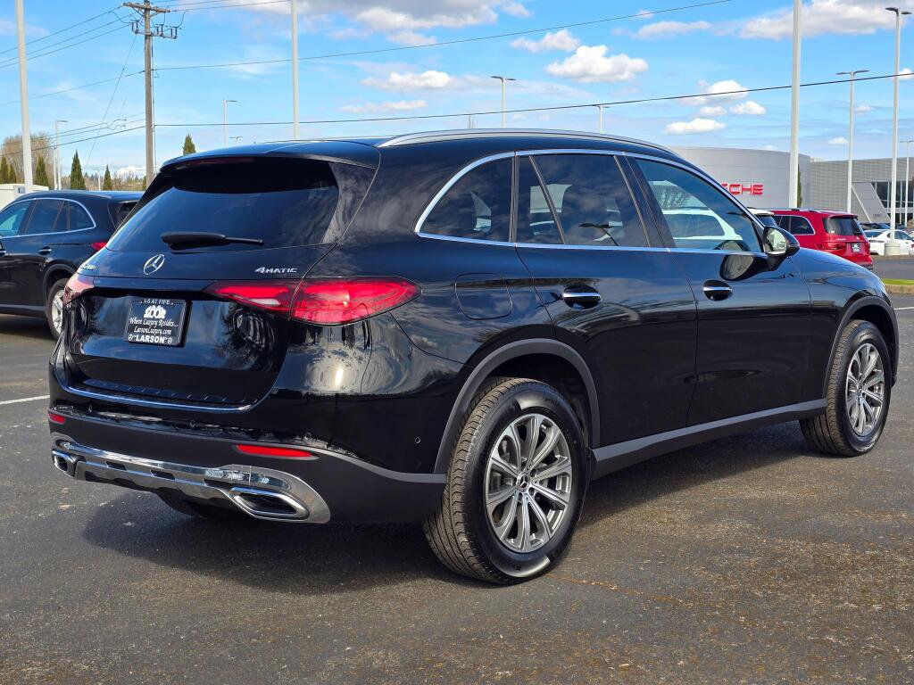 Used 2024 Mercedes-Benz GLC 300 4MATIC w/ Driver Assistance Package image 6