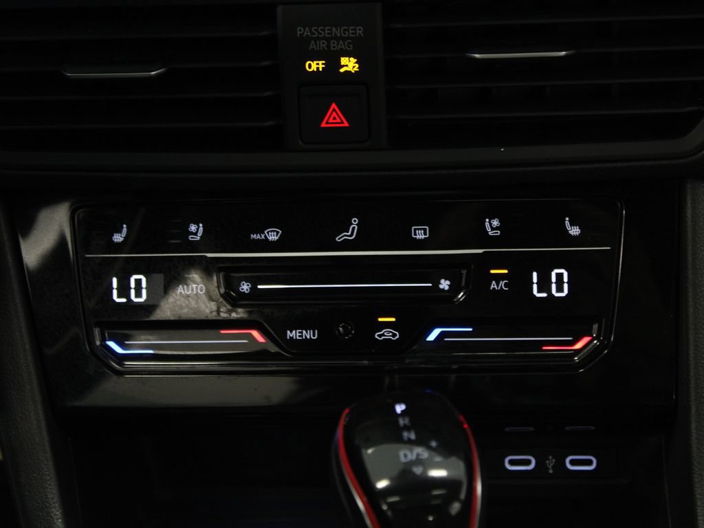 Used 2025 Volkswagen Jetta GLI Autobahn FWD image 24
