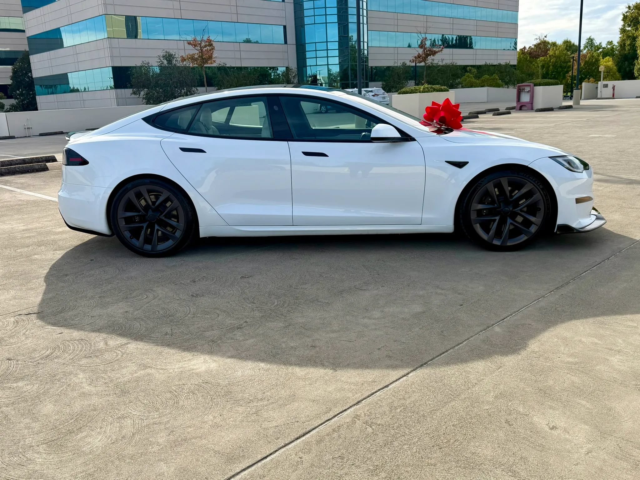 Used 2022 Tesla Model S Standard Range AWD/4WD image 19