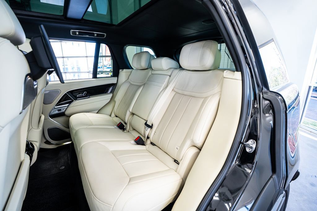 Used 2025 Land Rover Range Rover Autobiography image 49